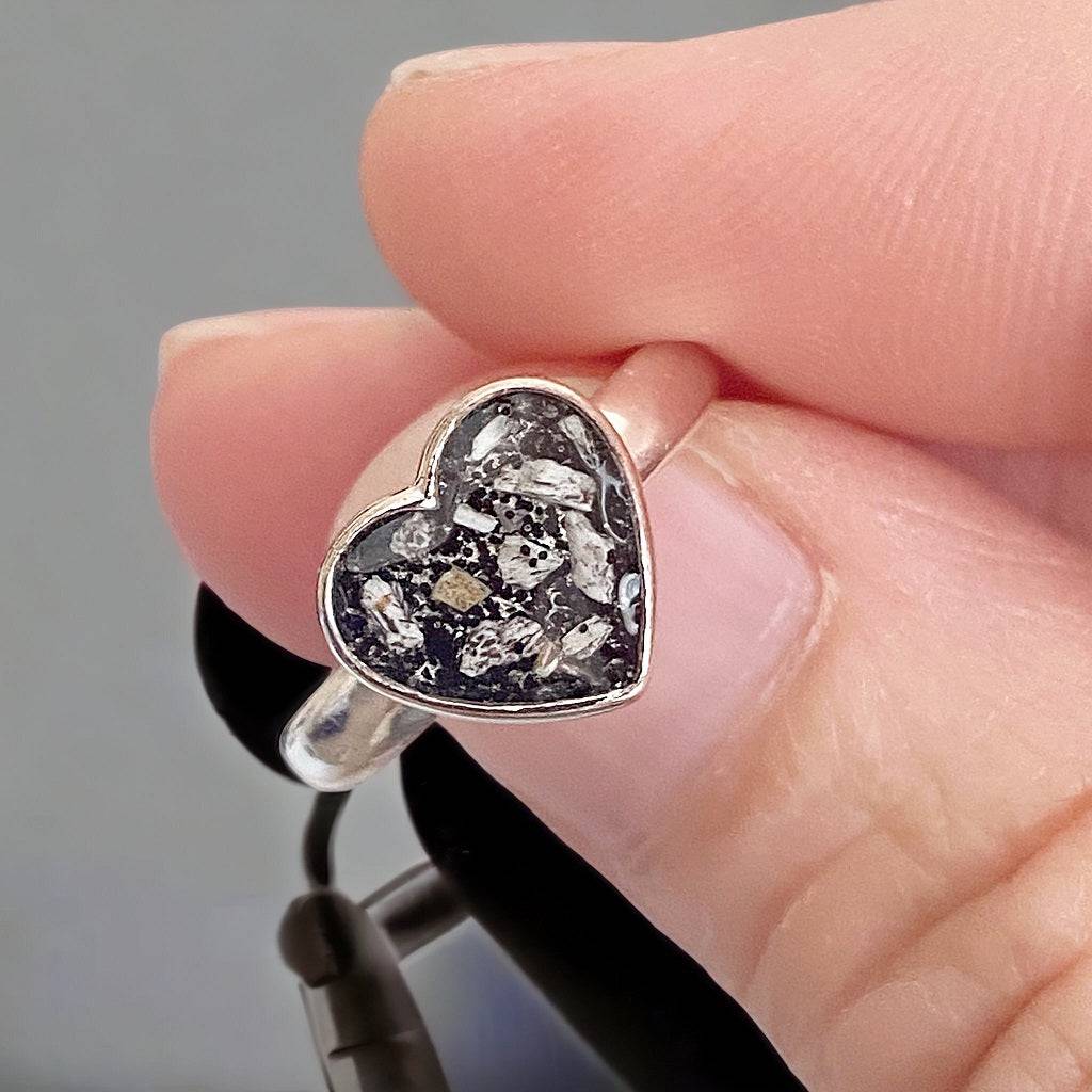 Memorial Ashes Signet Ring - Little Fingers 'n' Toes