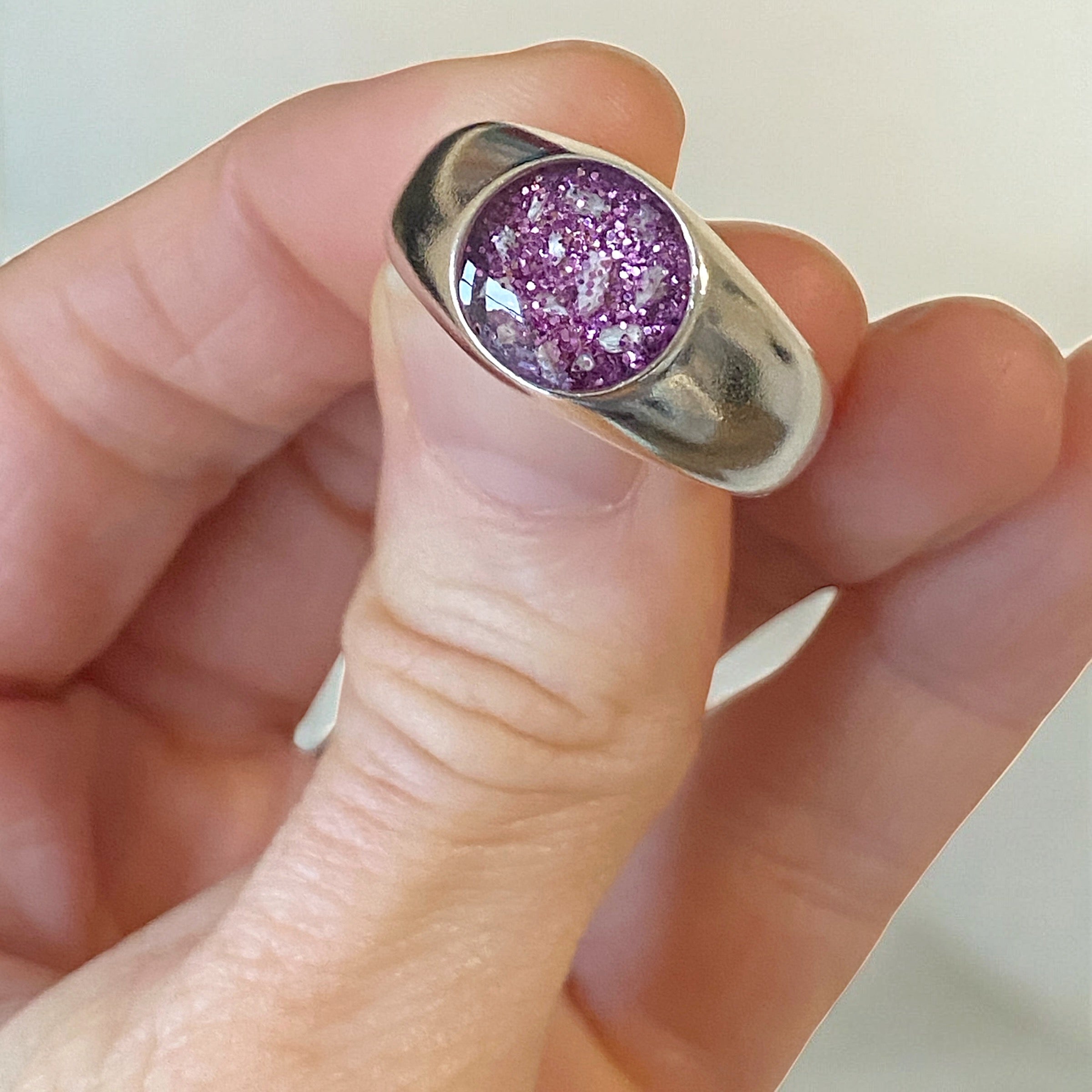 Memorial Ashes Signet Ring - Little Fingers 'n' Toes