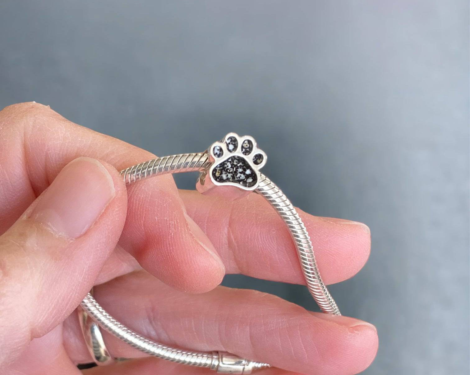 Memorial Ashes Dog Paw Bracelet Charm Bead - Little Fingers 'n' Toes