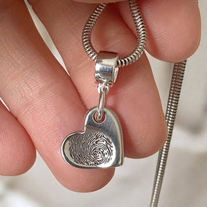 Clara – Petite Heart Fingerprint Bracelet Charm in Silver - Little Fingers 'n' Toes