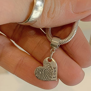 fingerprint jewellery, fingerprint jewellery for her, silver fingerprint jewellery, fingerprint jewellery uk, fingerprint jewellery bracelet, fingerprint jewellery company, how much does a necklace cost, acutal fingerprint jewellery, fingerprint jewellery england, fingerprint jewellery ideas, fingerprint jewellery for baby, bereavement jewellery, memorial fingerprint keepsake